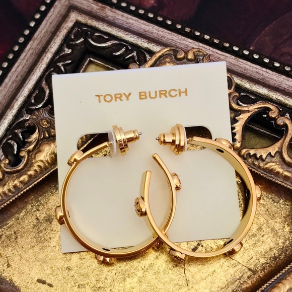 TORY BURCH • Gold Milgrain Logo Hoop Earrings - Picture 6 of 6